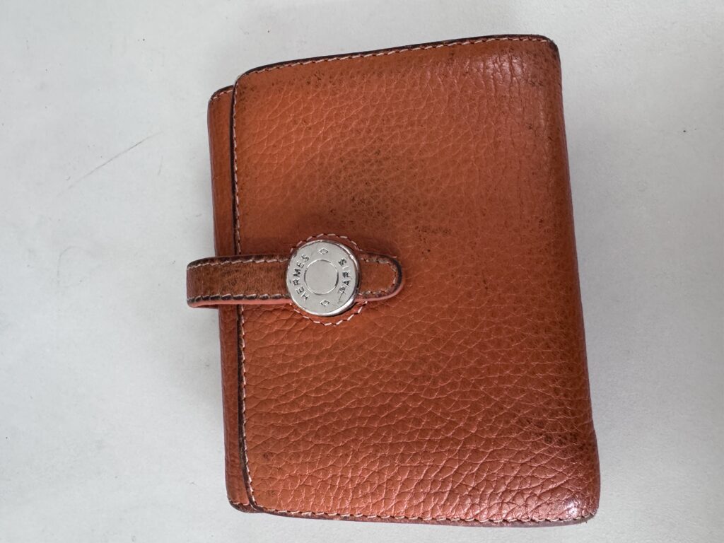 HERMES ドゴン 三つ折り財布 リカラー 全体修復施工【Before】🌟