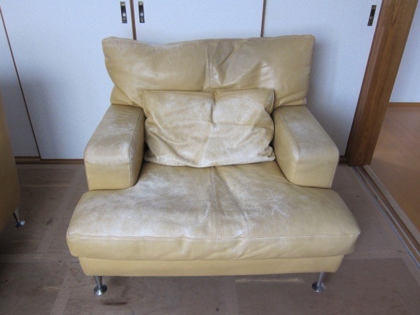 カリモク・ドマーニ 1人掛けソファ 染め直し リカラー施工